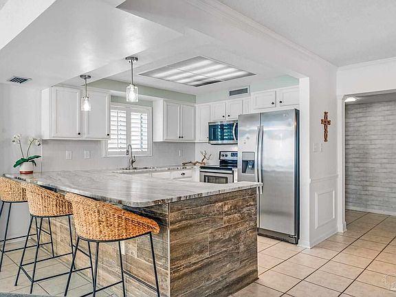 5th image of 900 Gulf Shore Dr Unit 2051