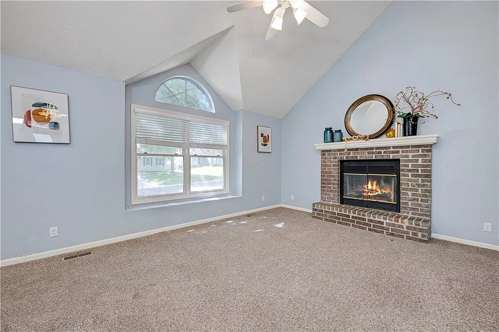 4 bed, 2843 sqft, $2,780 — Photo 3