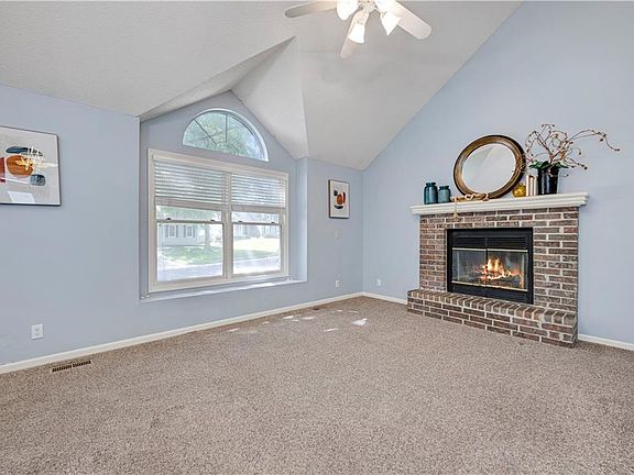 5th image of 15768 Horton Ct