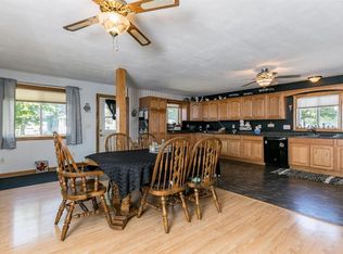 908 Summit St, Center Point, IA 52213