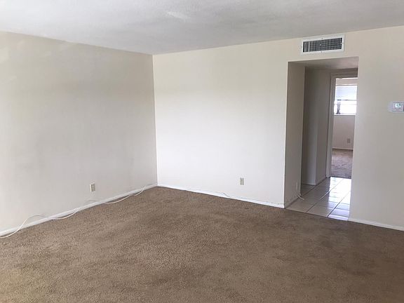 5th image of 2929 NE 49th St APT 19