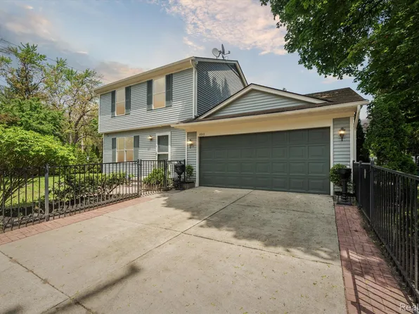 1011 Knowles St, Royal Oak, MI 48067