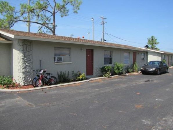 86 4th St APT 4