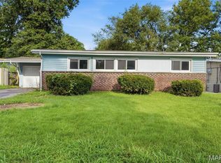 6820 Waterleigh Dr, Saint Louis, MO 63134