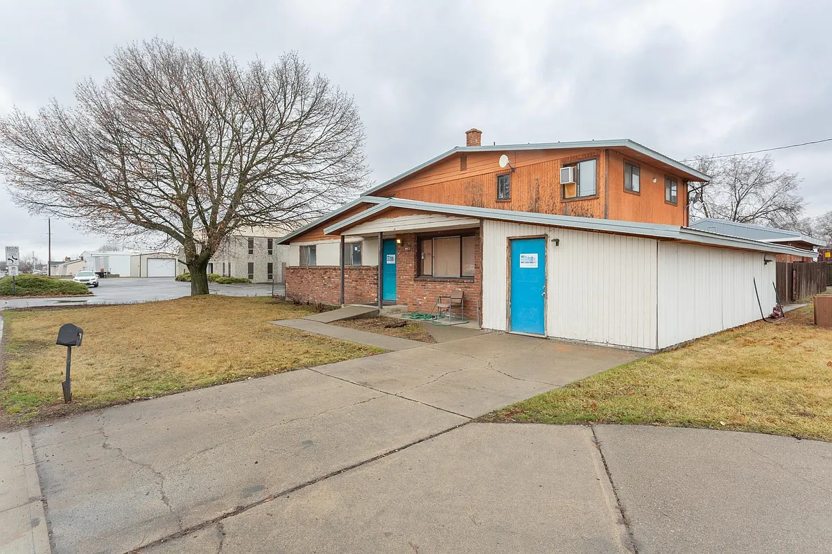 Building Photo - 10623 E Montgomery Dr