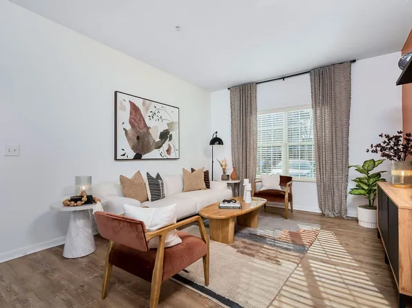 Warner West Apartments