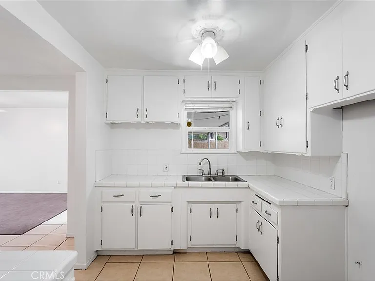 270 S 1st Ave — Photo 21