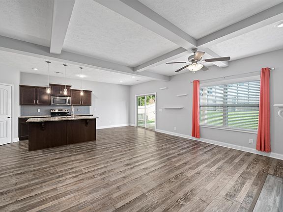 4th image of 914 Talon Hills Dr
