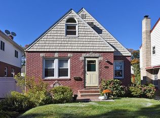 5818 201st St, Flushing, NY 11364