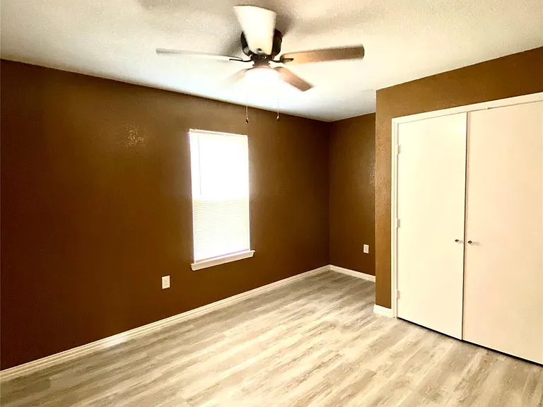 411 Lindley Dr — Photo 14