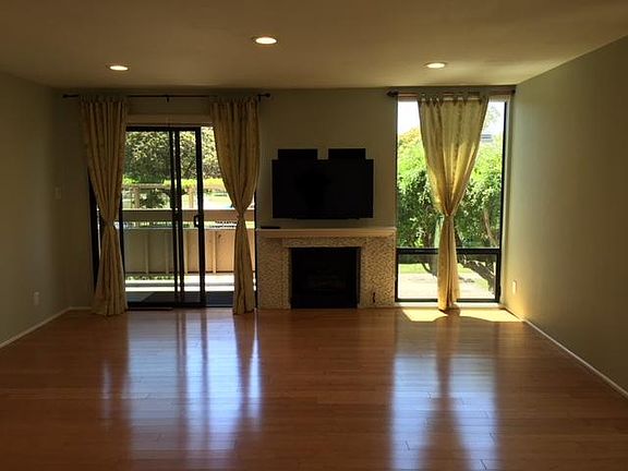 3rd image of 1170 Foster City Blvd APT 115