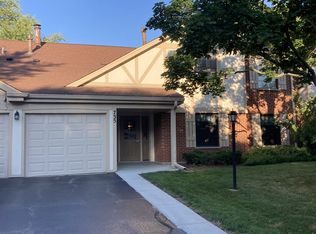 735 Elmwood Ln APT B1, Wheeling, IL 60090