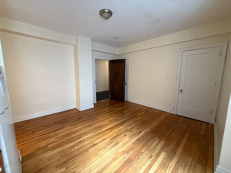 New King Edward Apartments — Photo 40