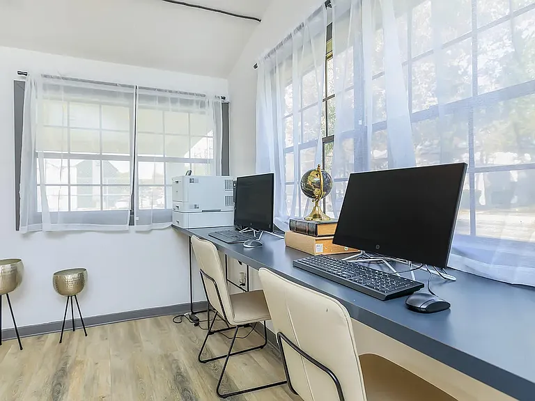 The Row Apartments — Photo 4