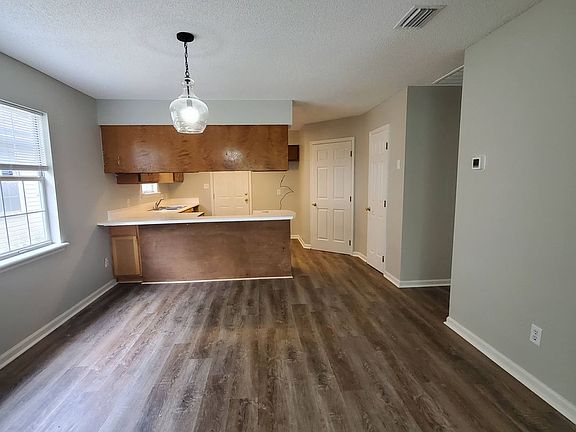 3rd image of 3017 Kensington Ln