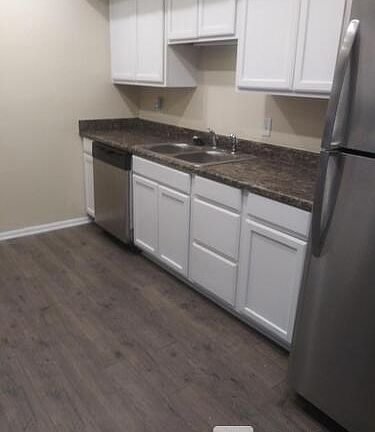 4th image of 708 White Hall Ln Unit 1