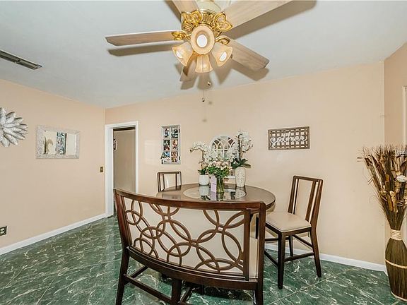 5th image of 695 Woodland Dr