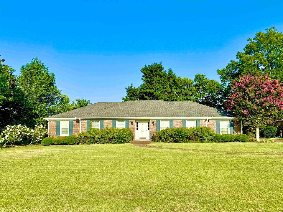 1st image of 2209 Finley Dr