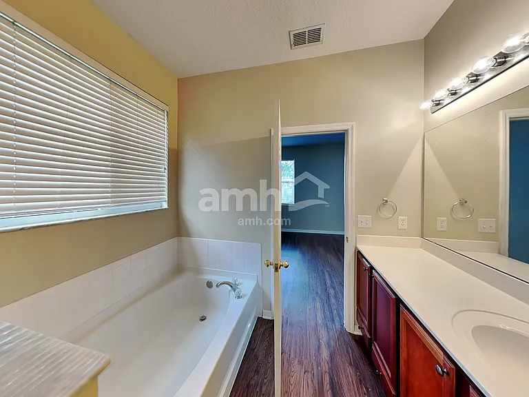 517 Vicks Landing Dr — Photo 14