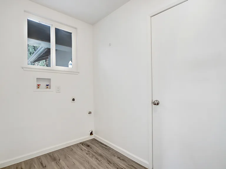 1589 Omalley Ave — Photo 8