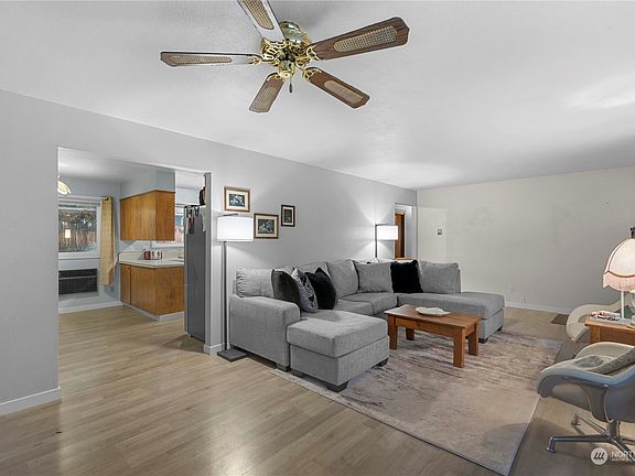 5th image of 1411 N Capri Drive