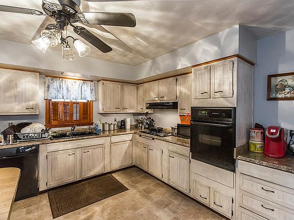 5th image of 400 Hickory Hill Dr