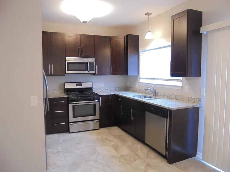 1847 Grandview Pl — Photo 9