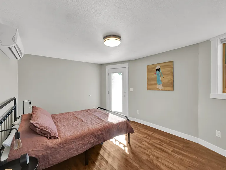 169 E 4th Ave #B — Photo 18