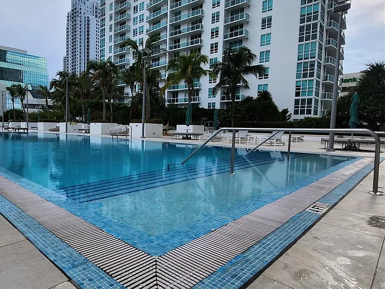 952 Brickell Ave #1 — Photo 2