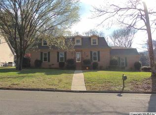 7701 Oakridge Dr SE, Huntsville, AL 35802