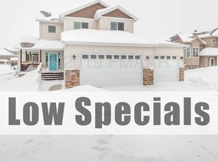 3474 Loberg Dr, West Fargo, ND 58078