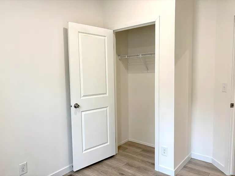 401 Lily Ln — Photo 12