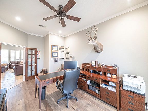 5th image of 1901 Fringewood Dr