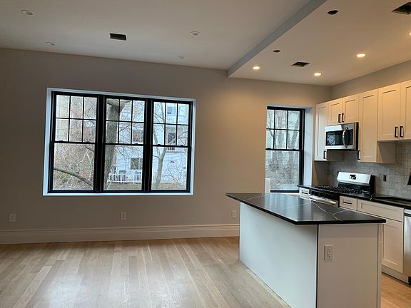 3rd image of 413 Westervelt Ave APT 1
