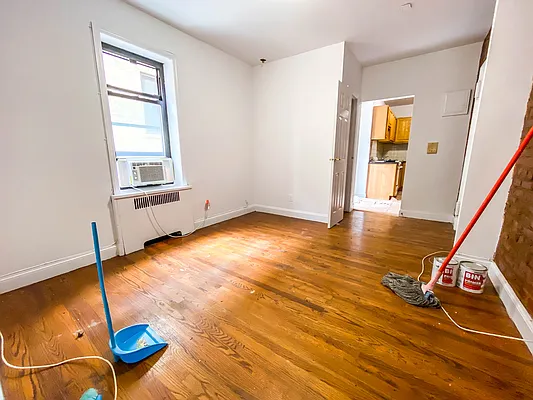 Rented by Voro New York | media 28