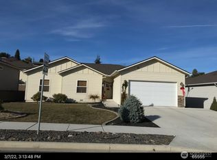 1874 Maiden Ln, Wenatchee, WA 98801