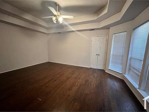 4th image of 509 E Lynn Creek Dr