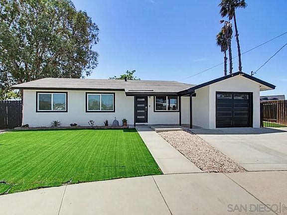 2nd image of 4801 Siesta Pl