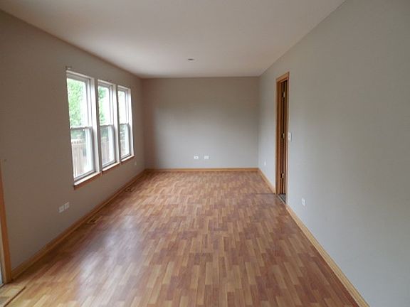 4th image of 680 Kathy Dr