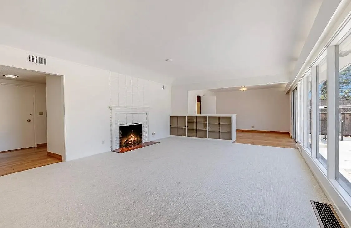 209 Cherry Ave — Photo 2