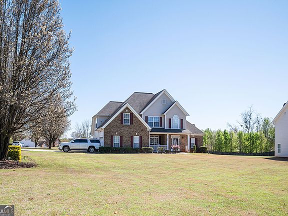 2nd image of 303 Cameron Rd