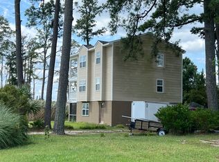 54 Julian St, North, VA 23128