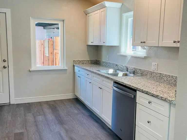 1519 Tessa Ave - Sacramento 95815 — Photo 6