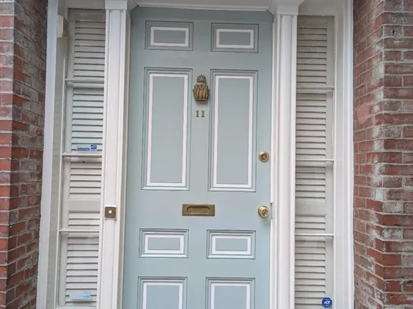 11 W Cedar St, Boston, MA 02108
