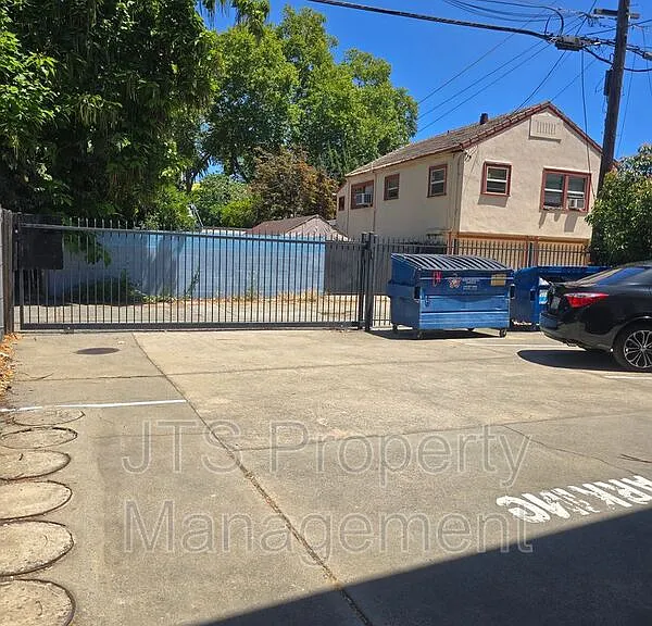 1515 V St #7 — Photo 16