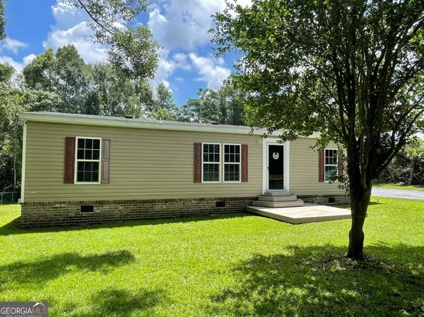 601 Auburn Rd, Glennville, GA 30427