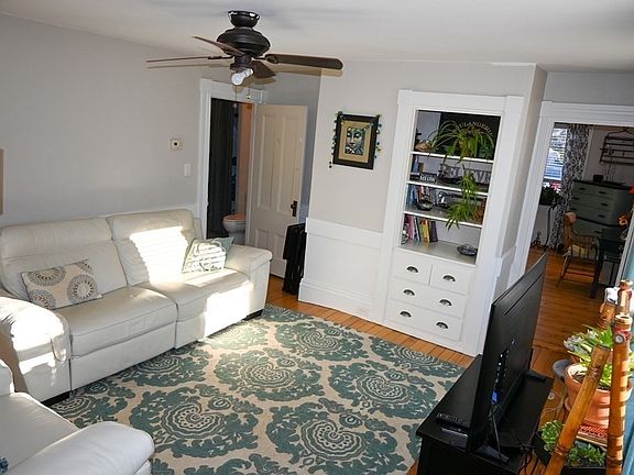 3rd image of 28 Dove St #1
