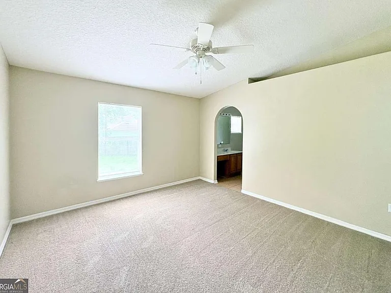 94 Pine Bluff Blvd E — Photo 24