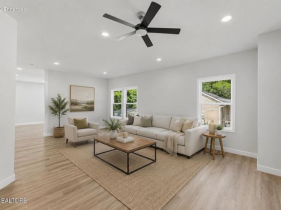3rd image of 4021 Lilac Ave