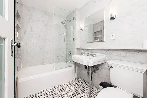 Rented by Perry Associates NYC Inc | media 3